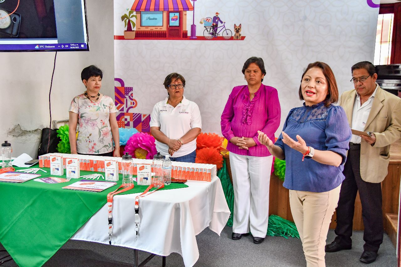 Entrega Ayuntamiento de Huamantla dispositivos electrónicos de cobro 'Clip' sin costo